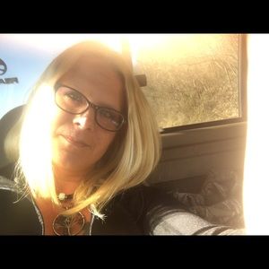 Meet your Posher, Dana